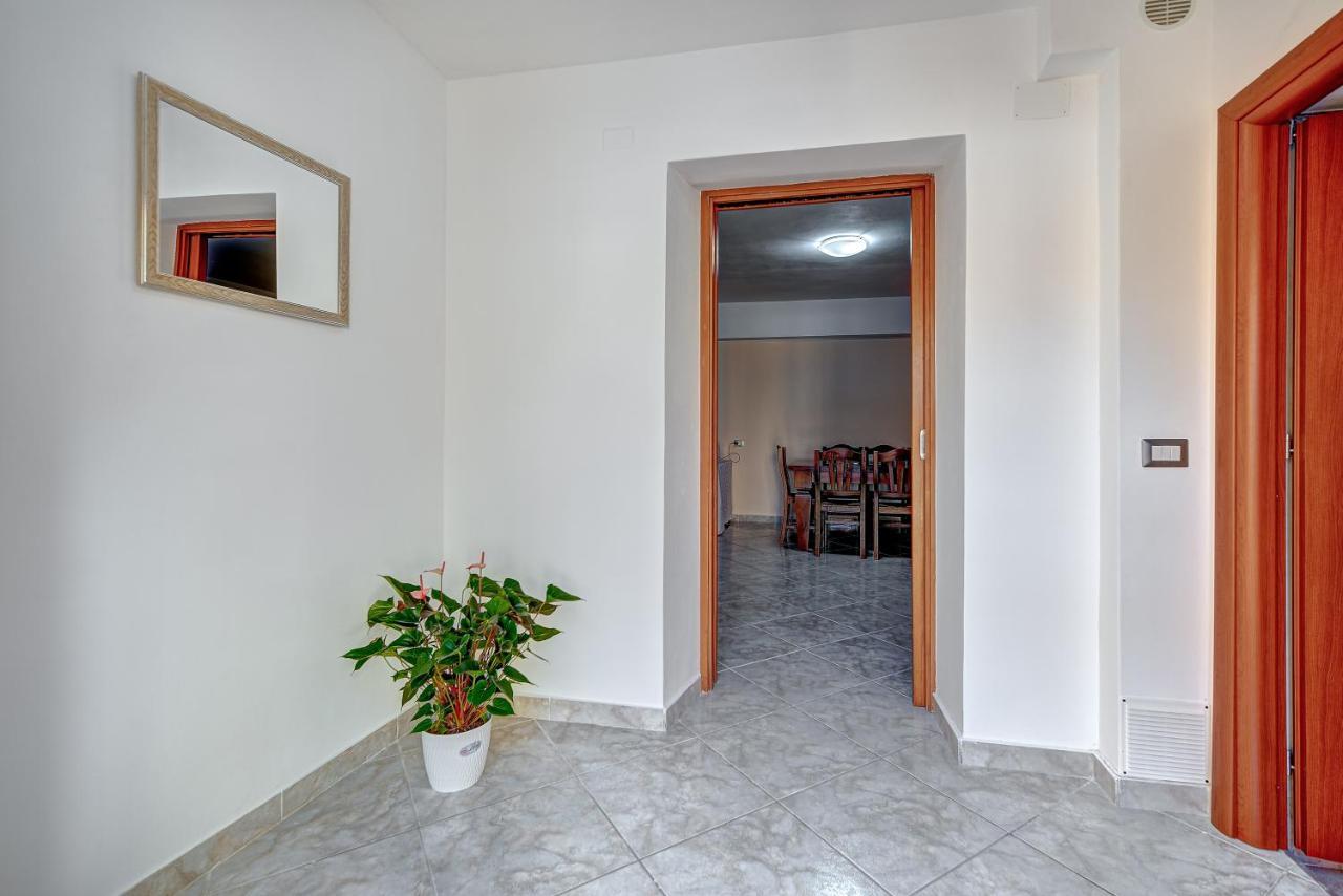 Appartamento Mileva House Civitavecchia Buitenkant foto