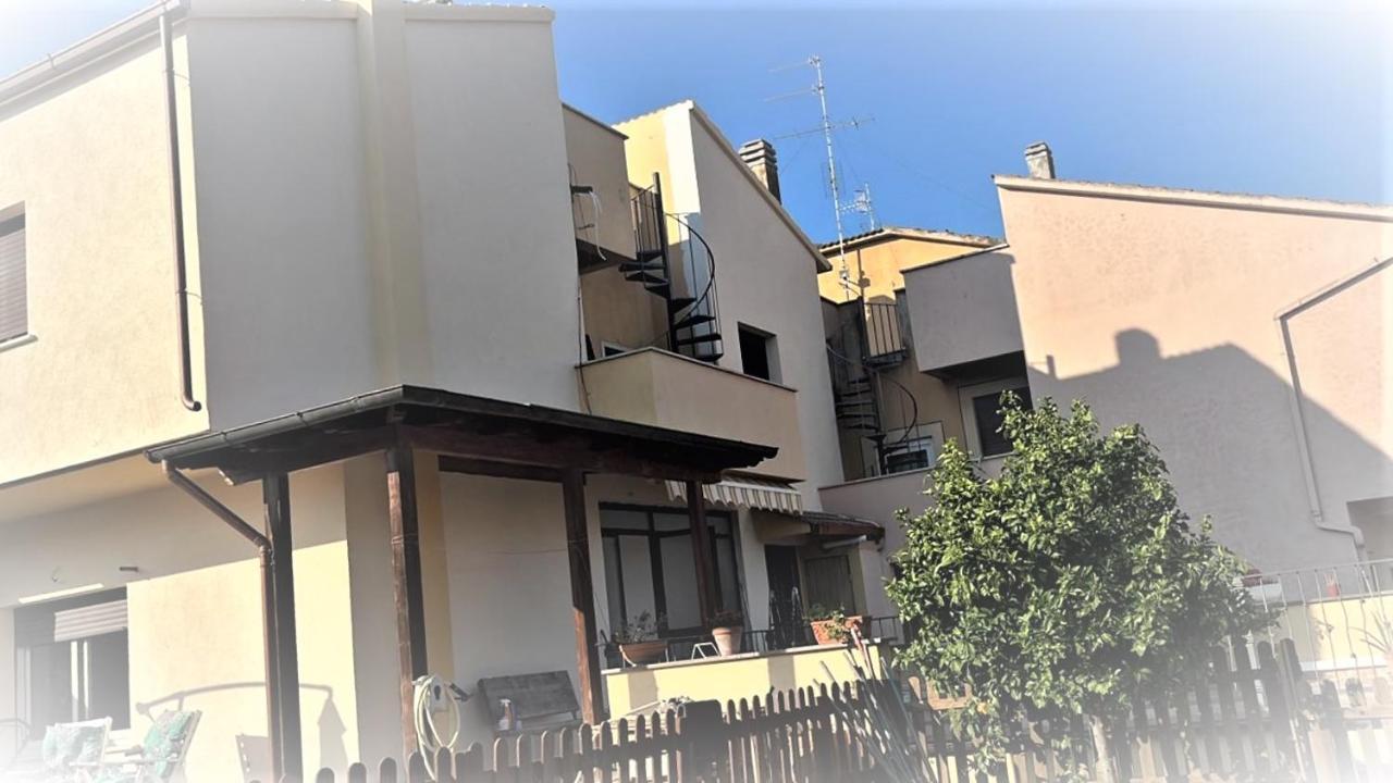 Appartamento Mileva House Civitavecchia Buitenkant foto