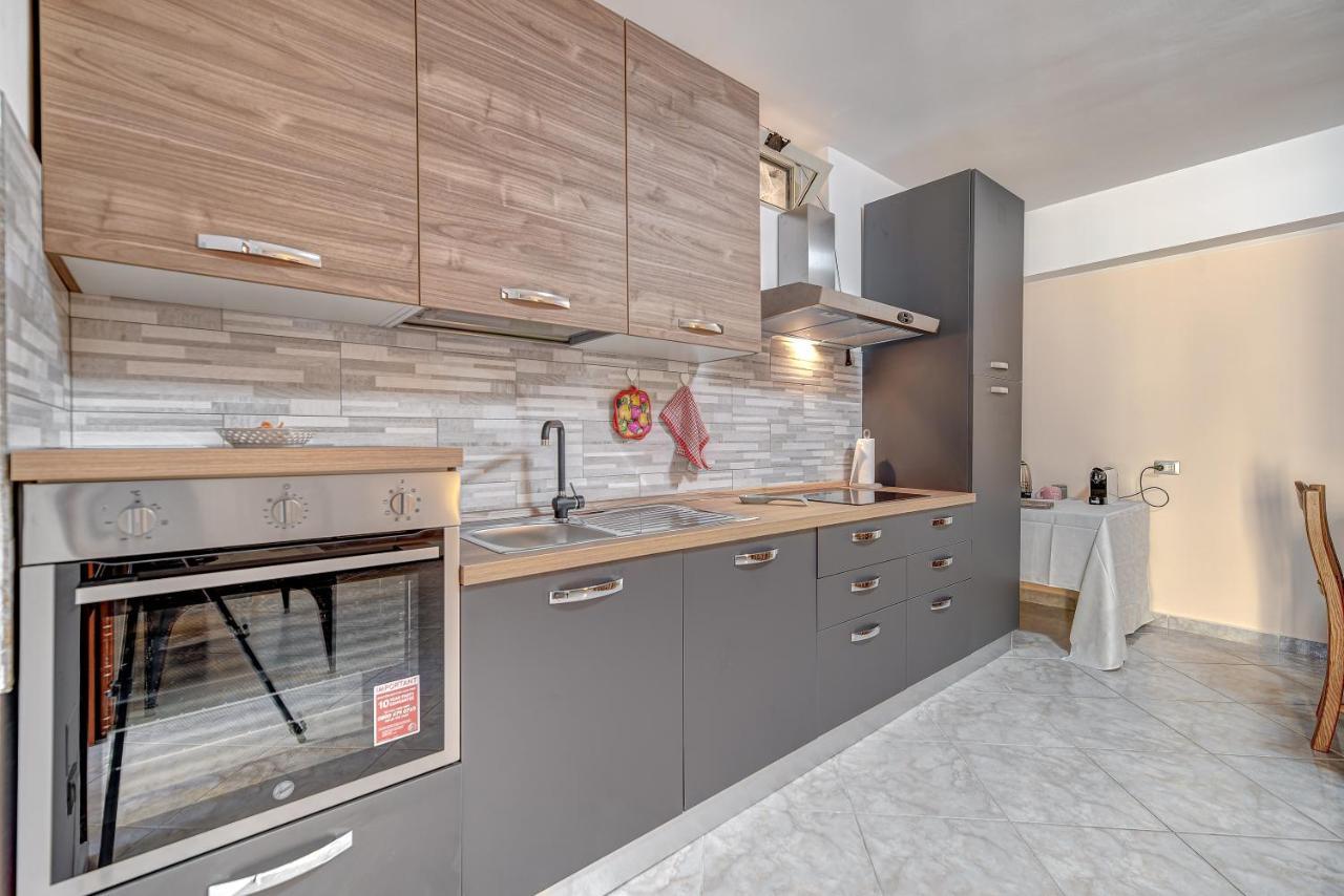 Appartamento Mileva House Civitavecchia Buitenkant foto